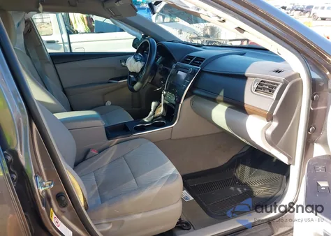 2015 Toyota Camry Le z USA, uszkodzony, nr VIN 4T1BF1FK4FU891798